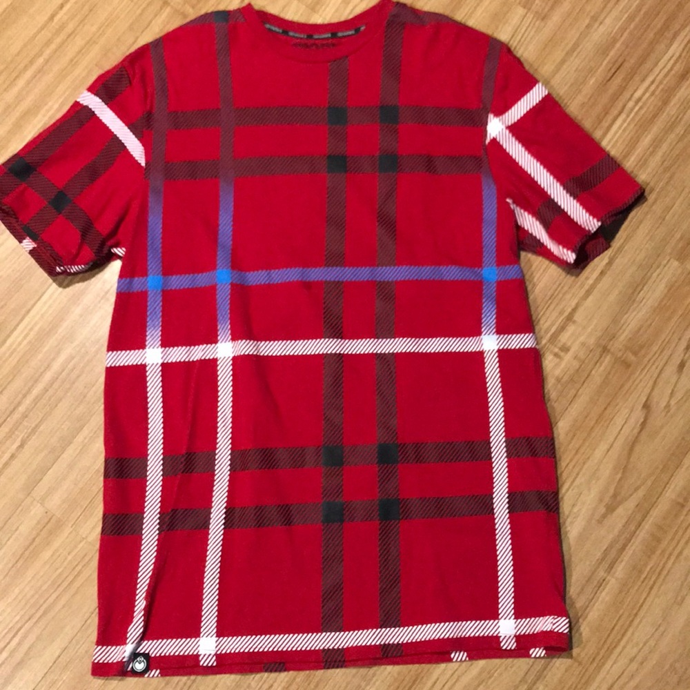 Men’s red Nomis brand skater shirt